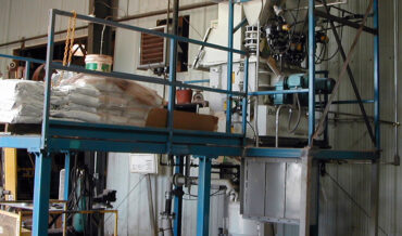 Bella™ Fluidized Zone Mixer mixing and pneumatic conveying of sand and oxide