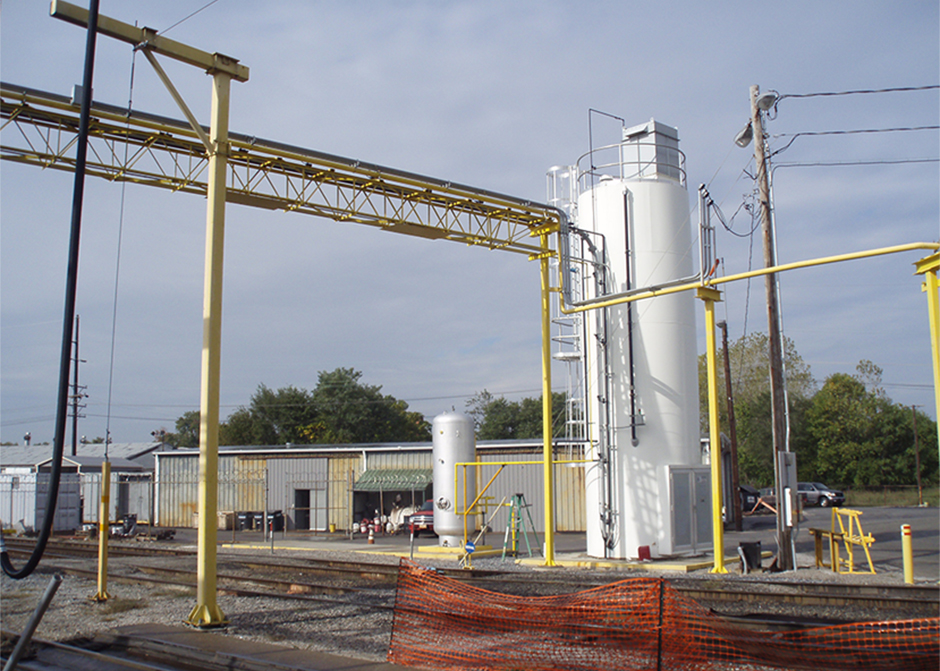 Dense phase pneumatic conveying of dry silica sand for rail sanding facility