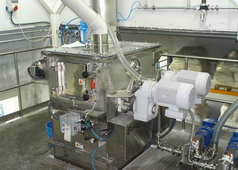 Bella™ fluidized zone mixing of detergent powders